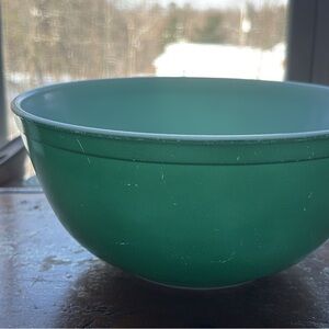 Pyrex Primary Colors Green Large Mixing Bowl